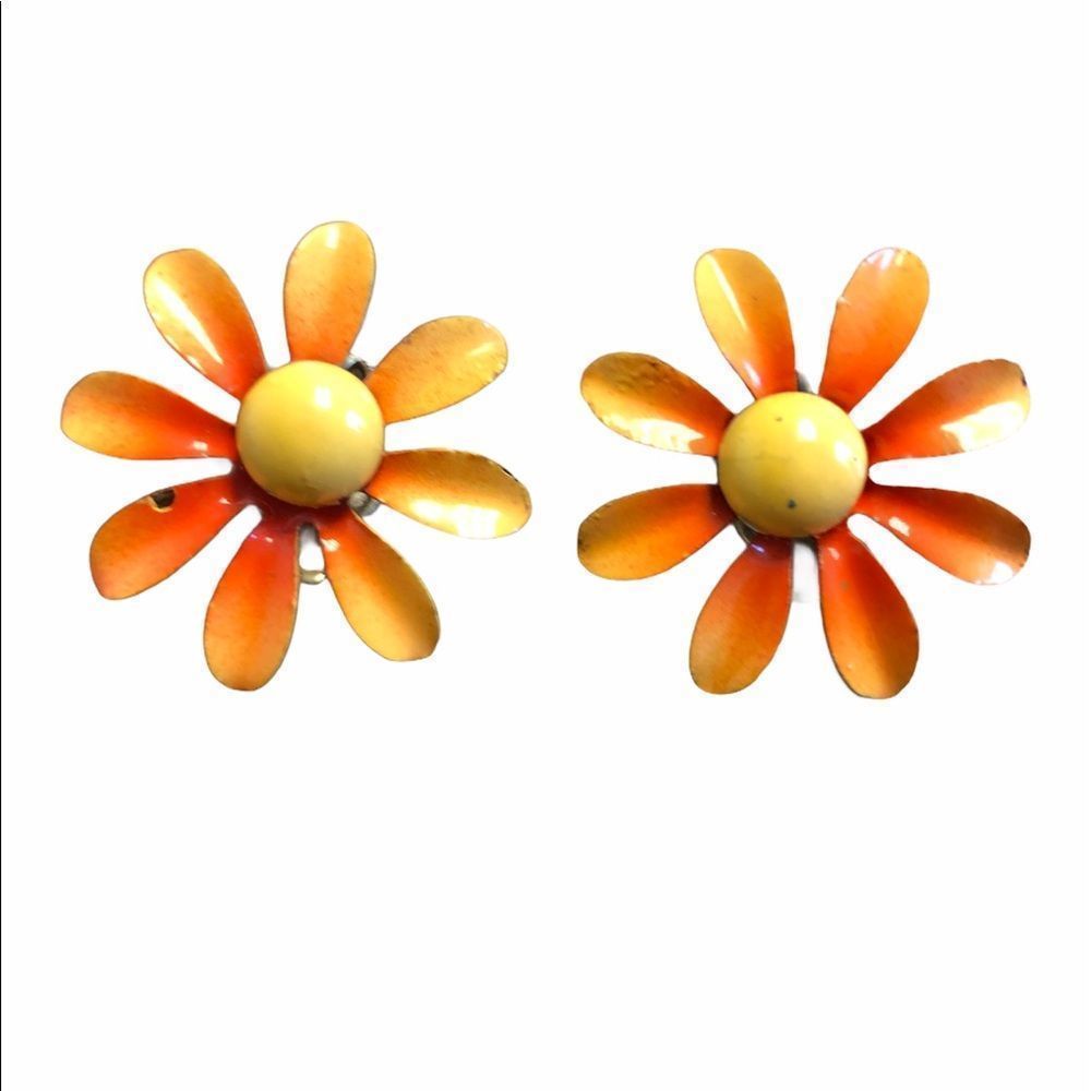 Flower 🌸 power antique 1960’s clip on